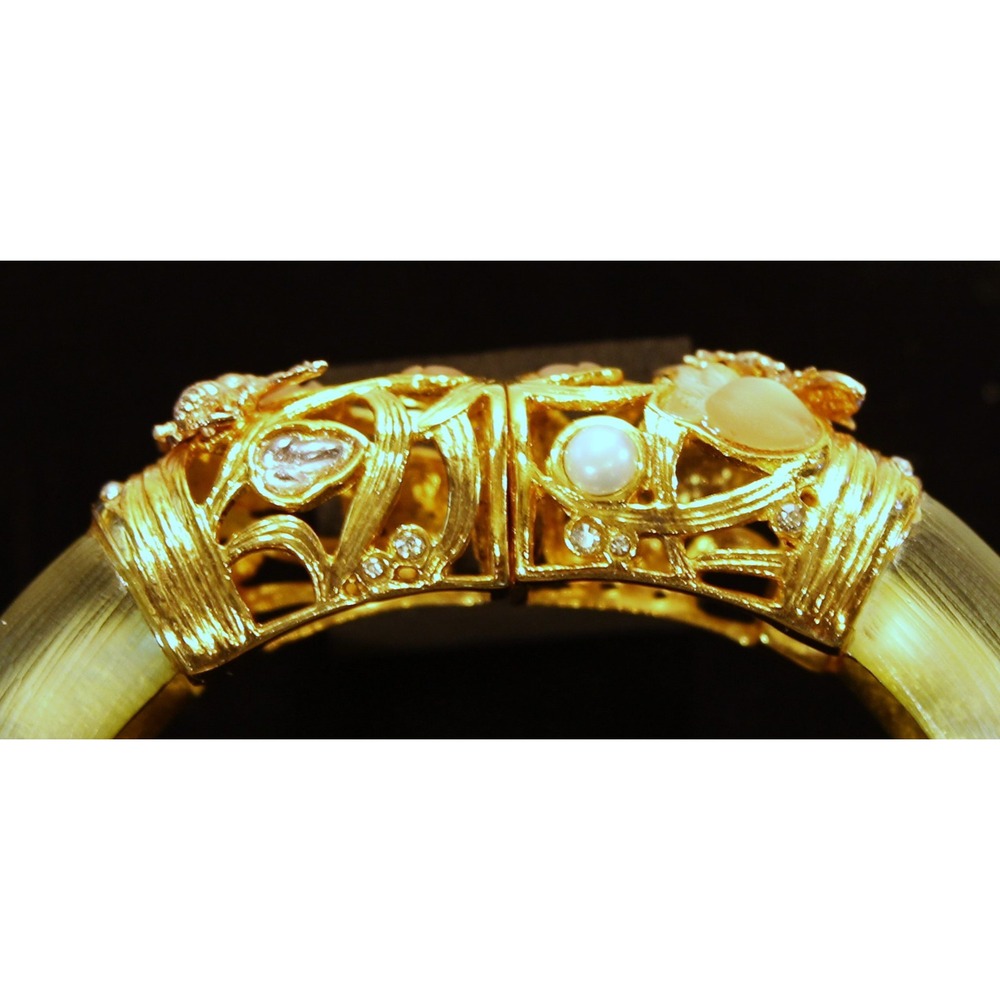 Alexis Bittar Lemon Lucite, Crystal, Pearl and Bee Hinged Bangle Bracelet. A3 - Picture 9 of 15